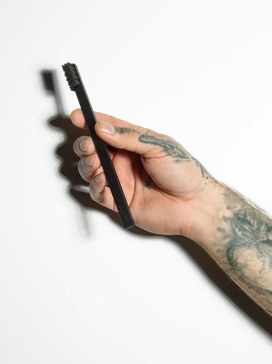 Apriori Medium Toothbrush Midnight Black