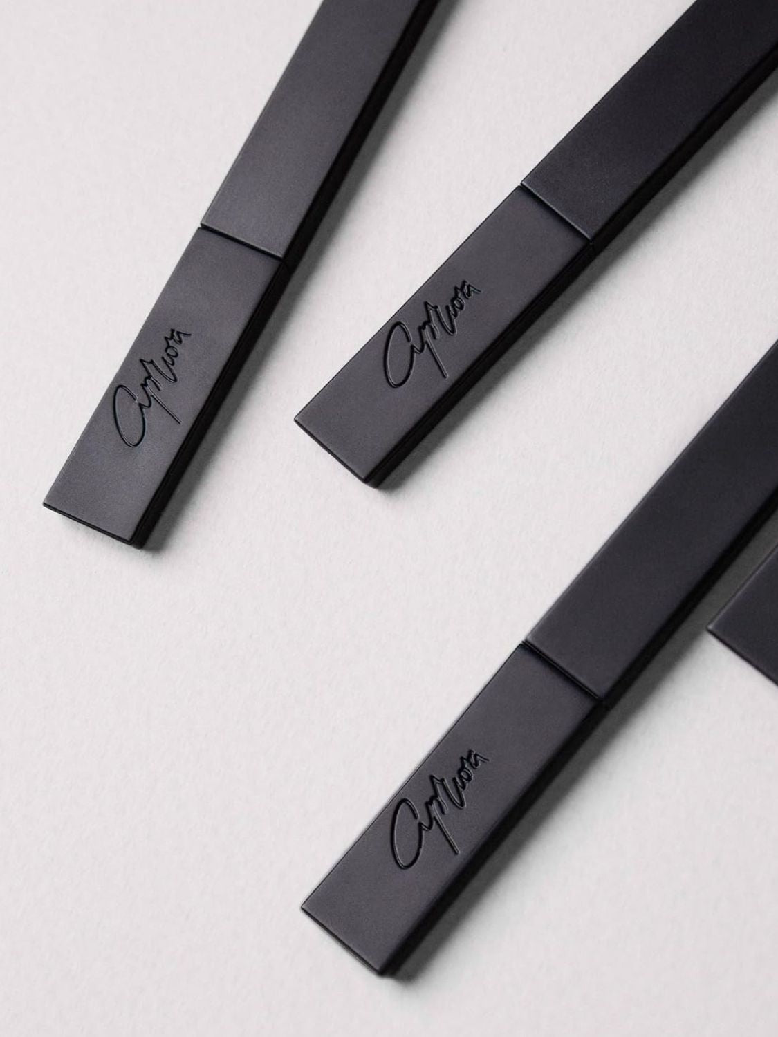 Apriori Medium Toothbrush Midnight Black