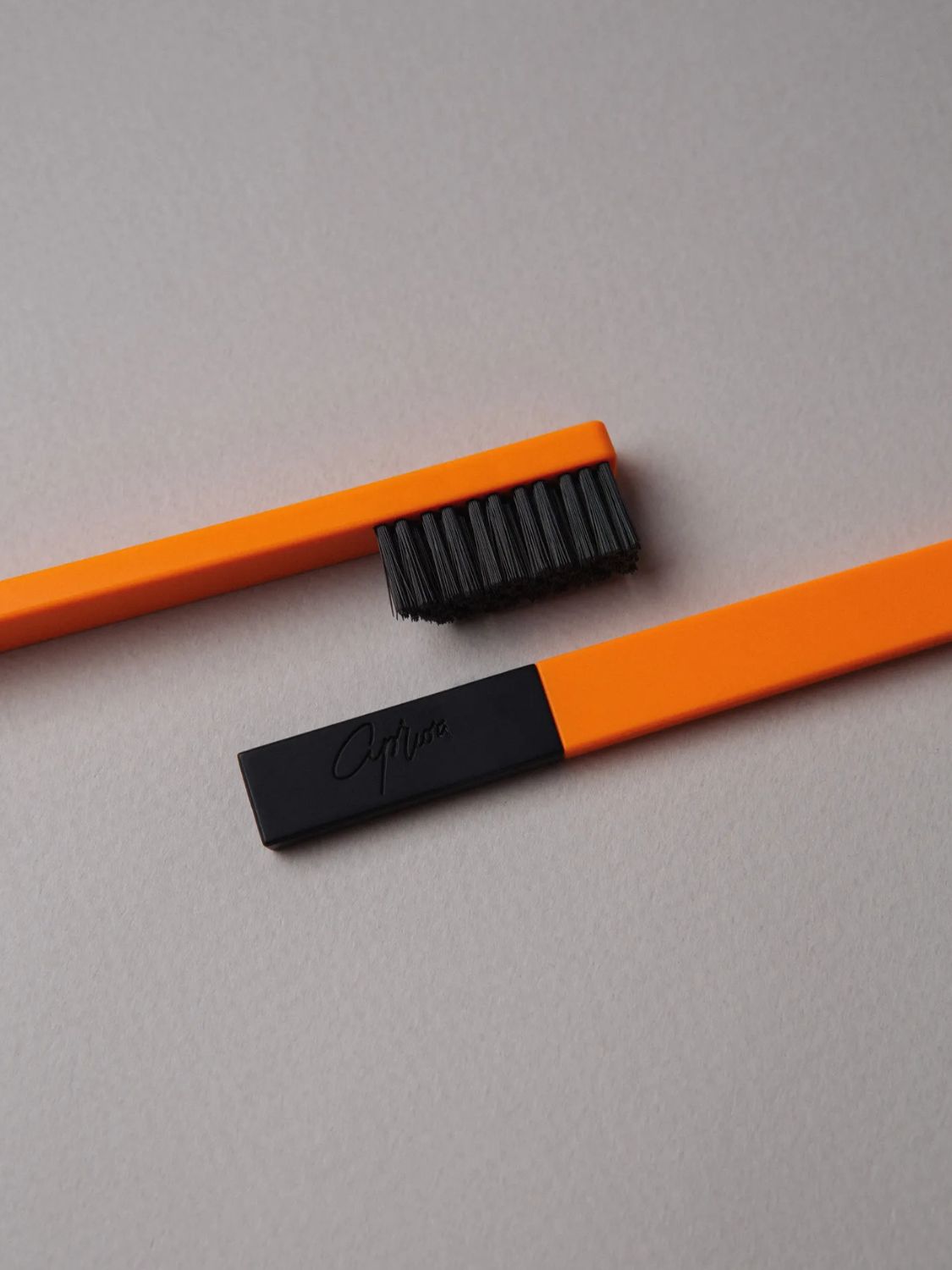 Apriori Soft Toothbrush Tangerine Glow
