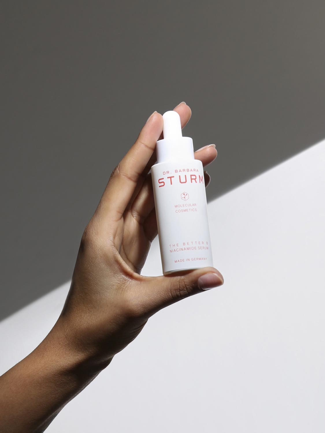 Dr. Barbara Sturm The Better B Niacinamide Serum