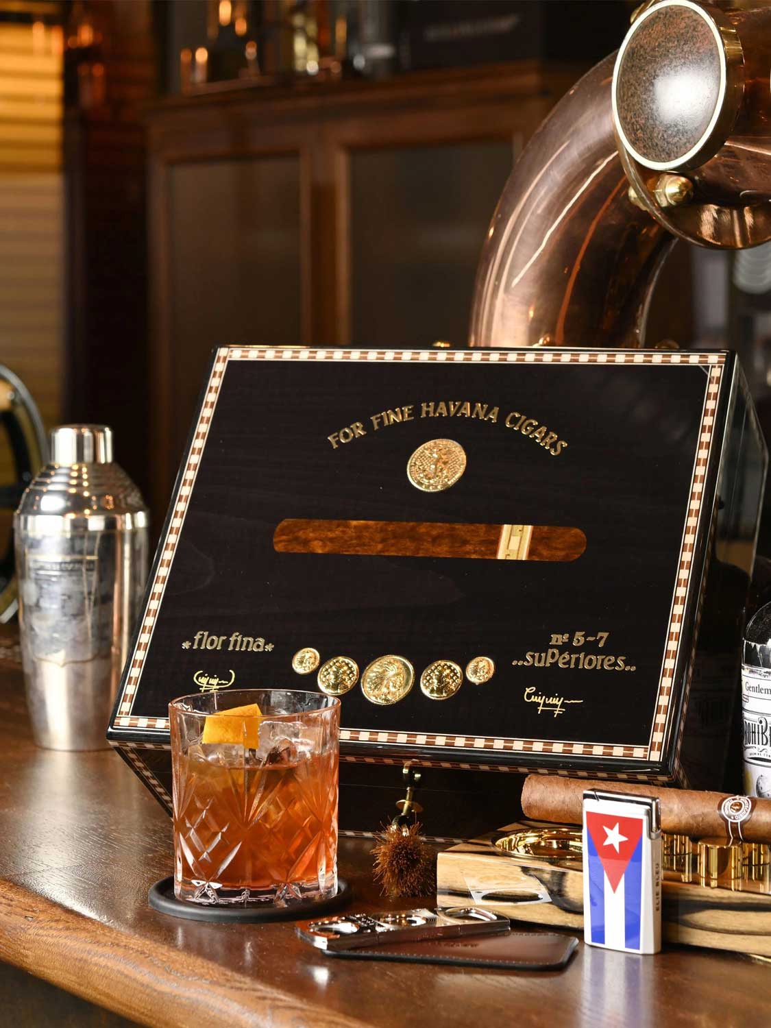 Elie Bleu Medals Cigar Humidor Yellow