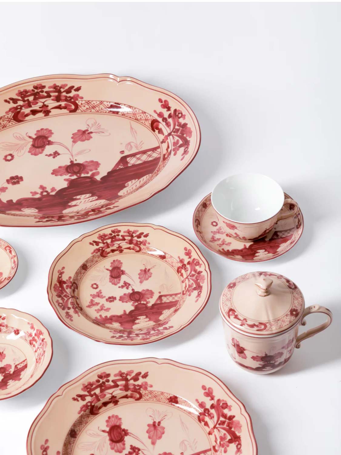 Ginori 1735 Tea Cups And Saucers Oriente Italiano Vermiglio