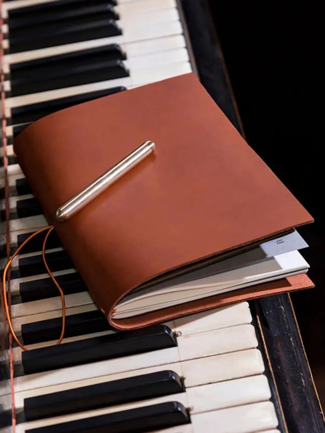 Paper Republic Grand Voyageur XL Leather Journal Cognac