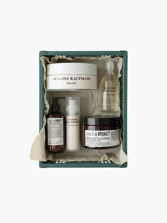 The Re-Usable Dark Green Hay Hamper – Five Items Included