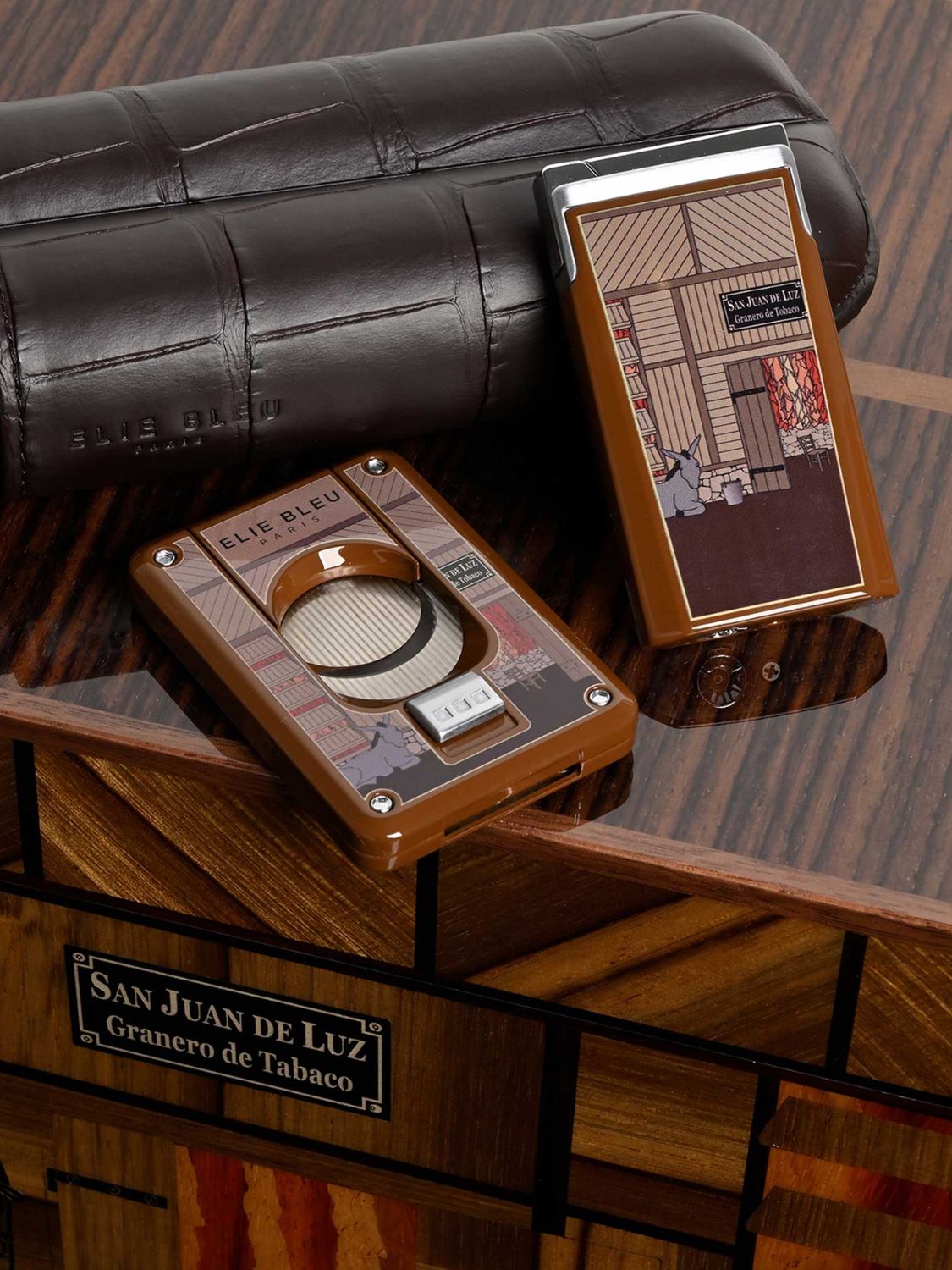 Elie Bleu J15 Casa Cubana Lacquer Pocket Lighter Secadero