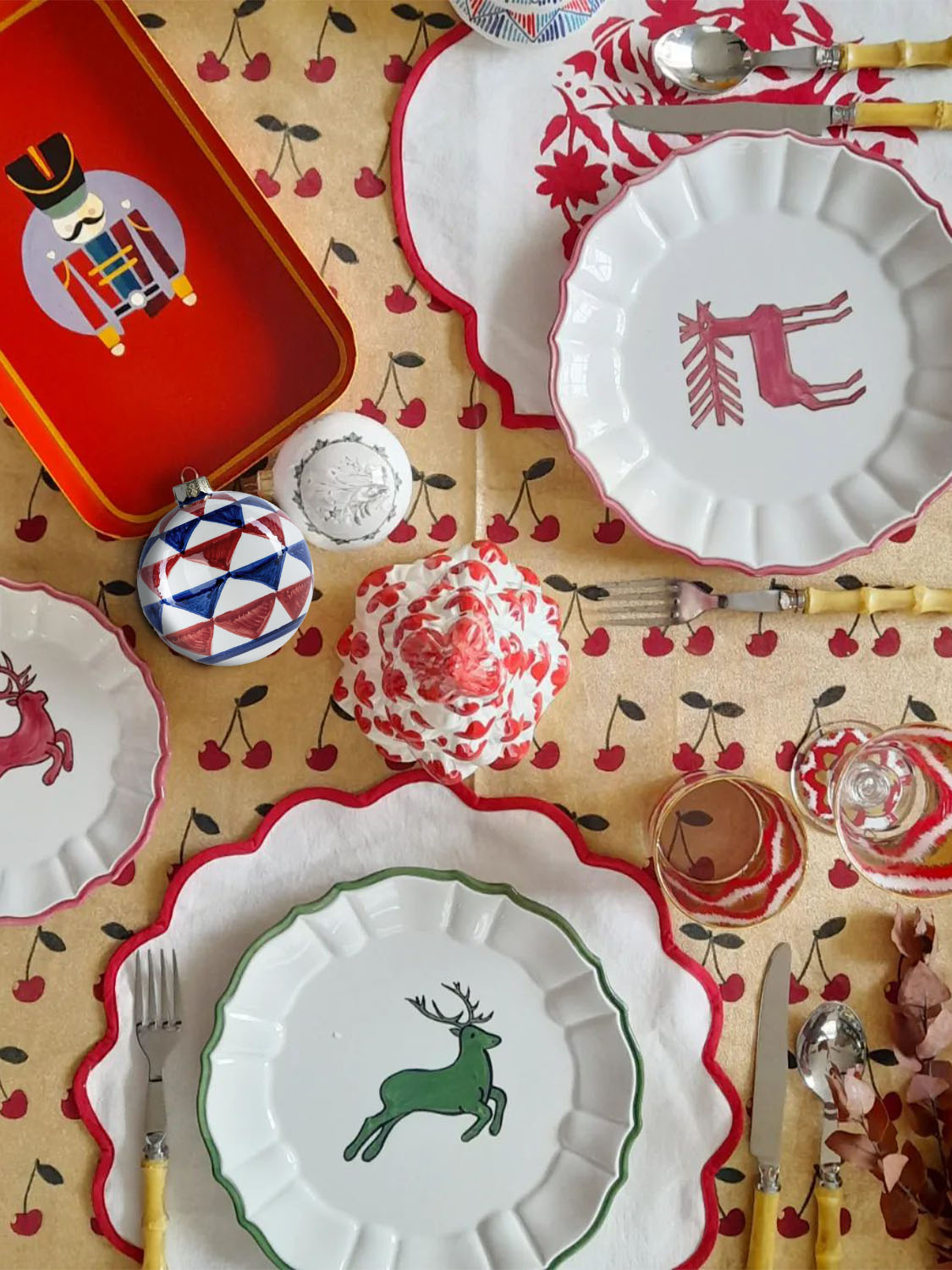 Χριστουγεννιάτικη Διακοσμητική Μπάλα Les Ottomans Christmas Ceramic Ball Multicolour Triangles 10cm