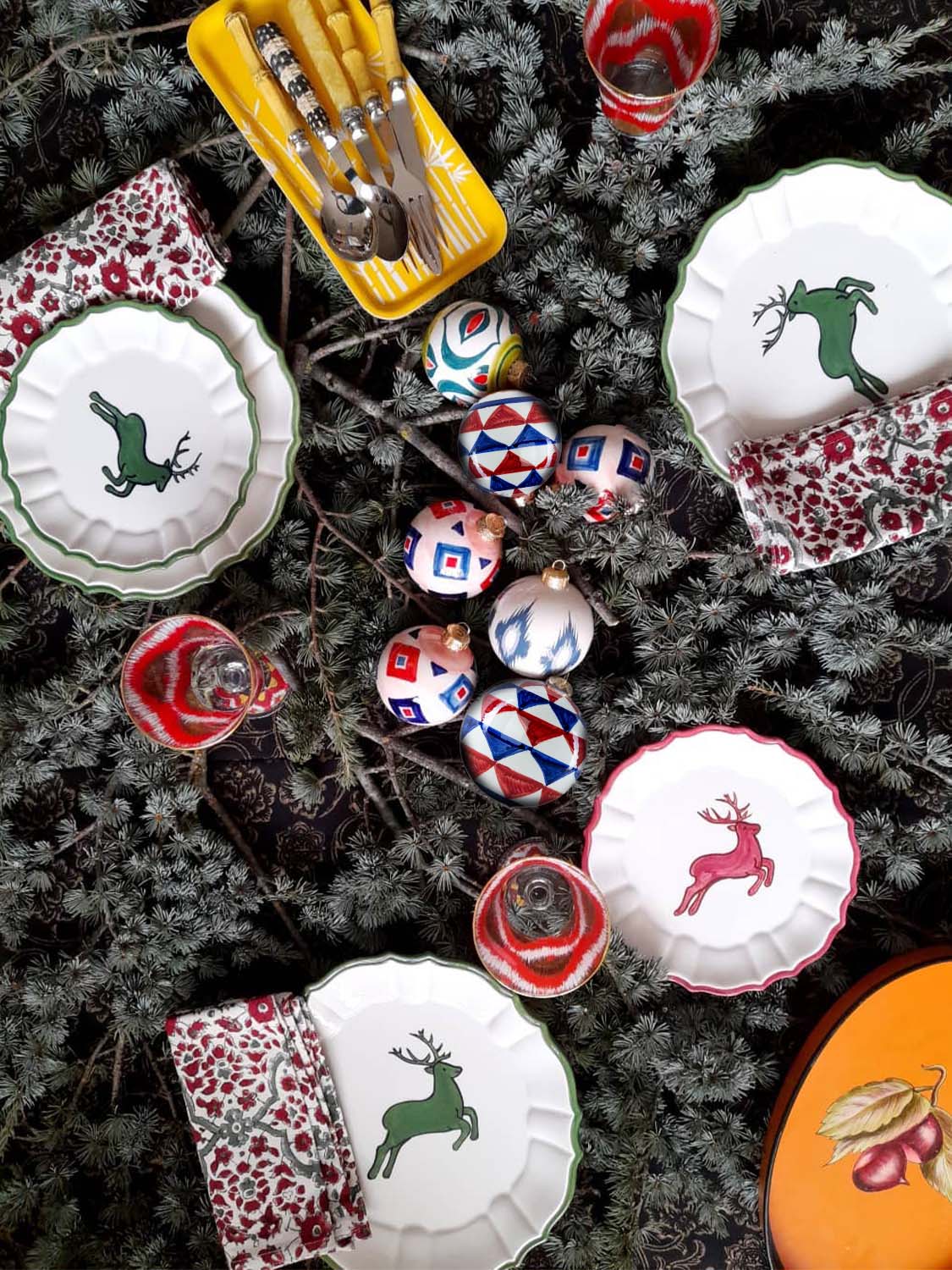 Χριστουγεννιάτικη Διακοσμητική Μπάλα Les Ottomans Christmas Ceramic Ball Multicolour Triangles 8cm