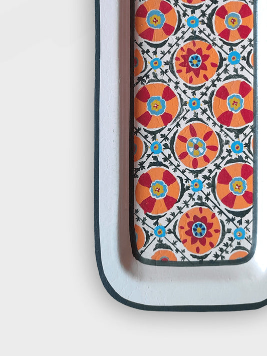 Les Ottomans Hand-Painted Iron Tray Ikat WhiteLes Ottomans Hand-Painted Iron Tray Ikat White