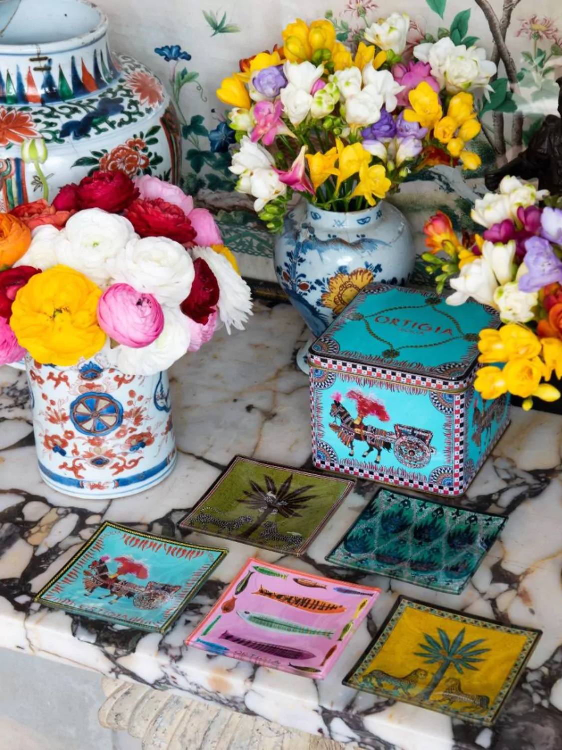 Ortigia Sicilia Tin Box Carretto with Glass Plates