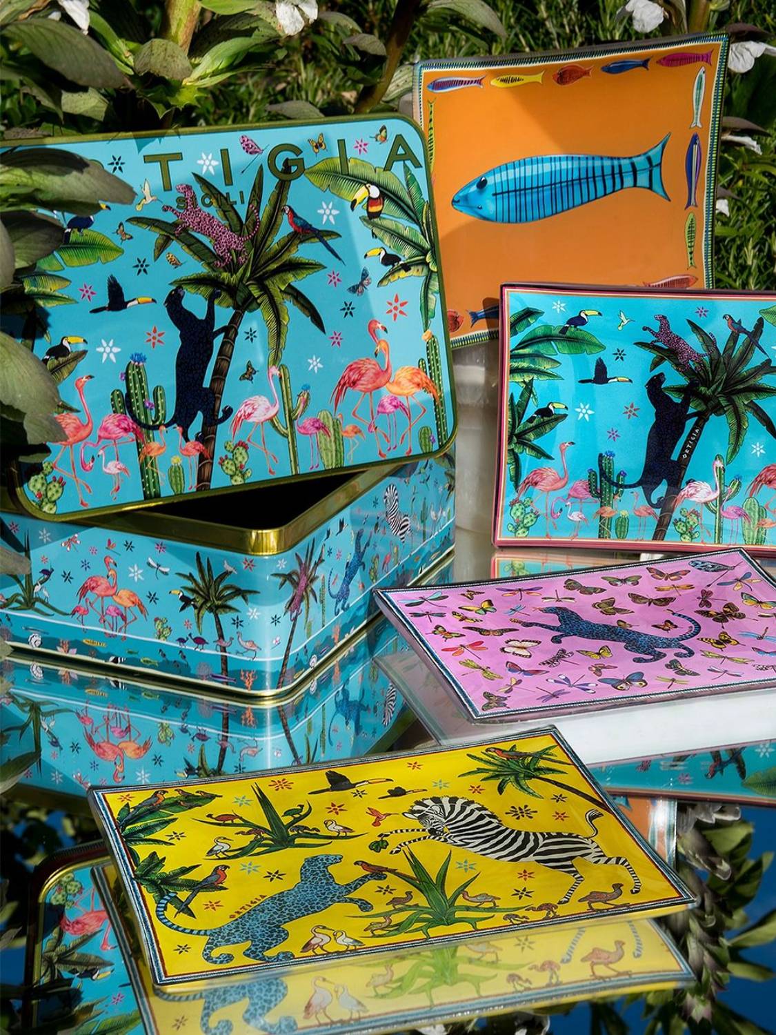 Ortigia Sicilia Tin Box Jungle with Glass Plates