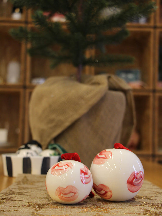 Χριστουγεννιάτικη Διακοσμητική Μπάλα Rhea Kalo Christmas Ceramic Ball Kisses Medium